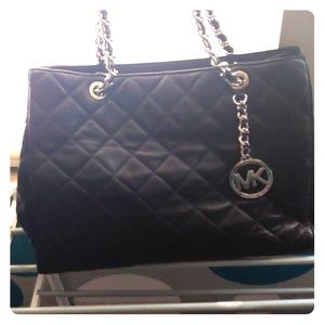 Michael kors black Suzanna bag